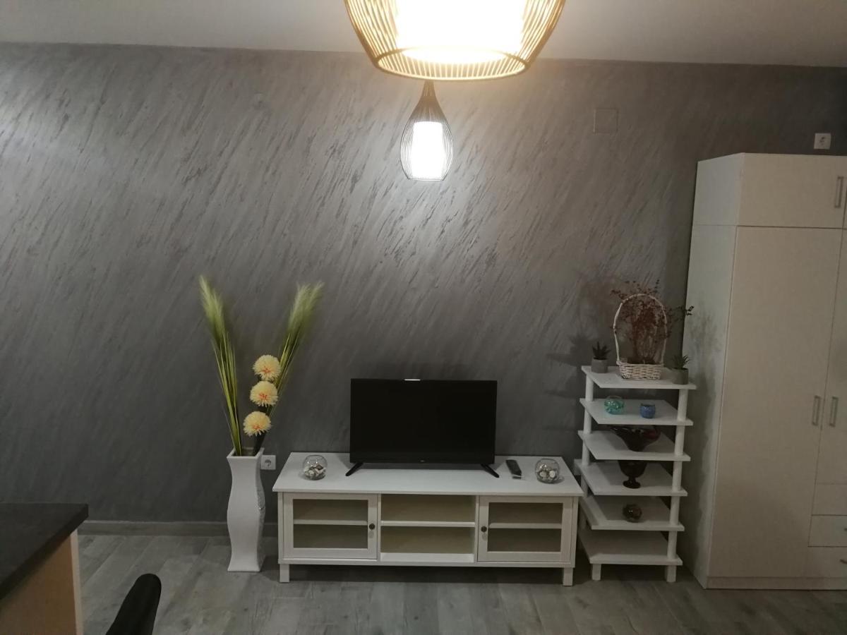 Danica Sremska Mitrovica Exterior foto