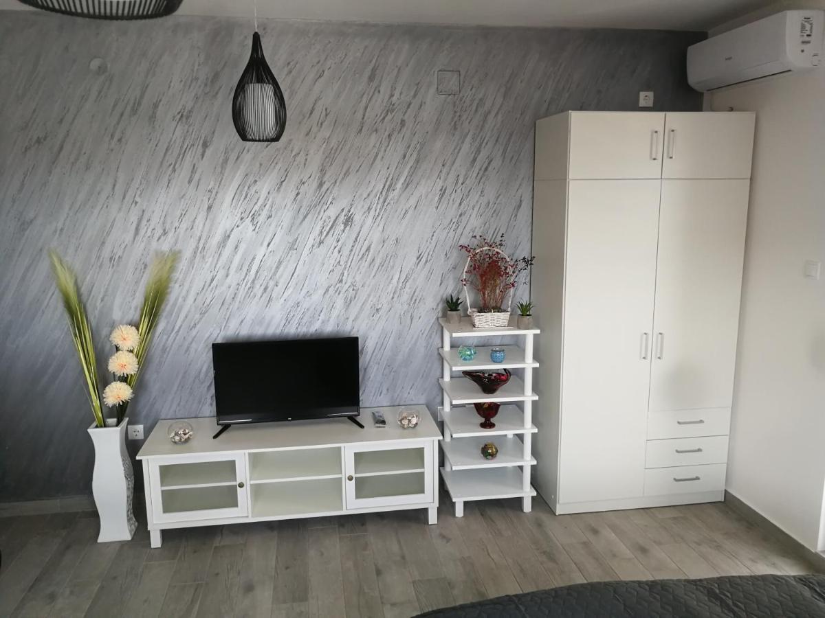 Danica Sremska Mitrovica Exterior foto
