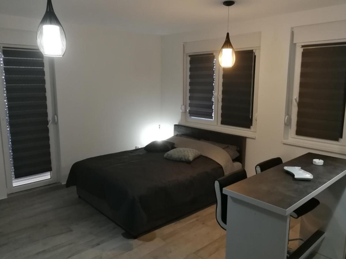 Danica Sremska Mitrovica Exterior foto