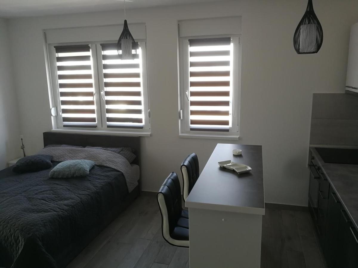 Danica Sremska Mitrovica Exterior foto